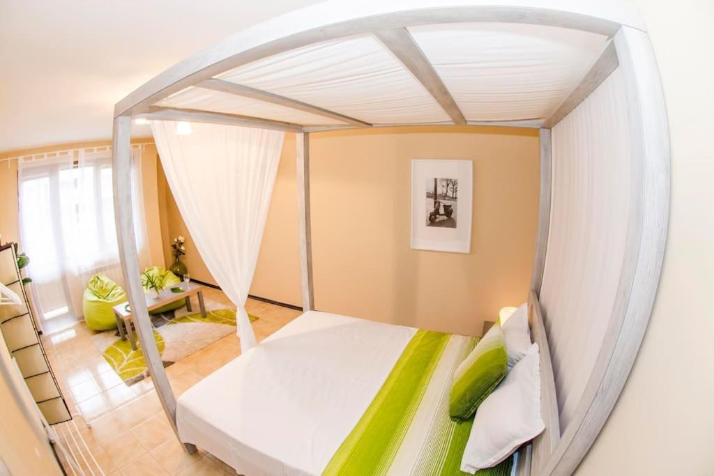 19 Cozy With Balcony Apartament Sofia